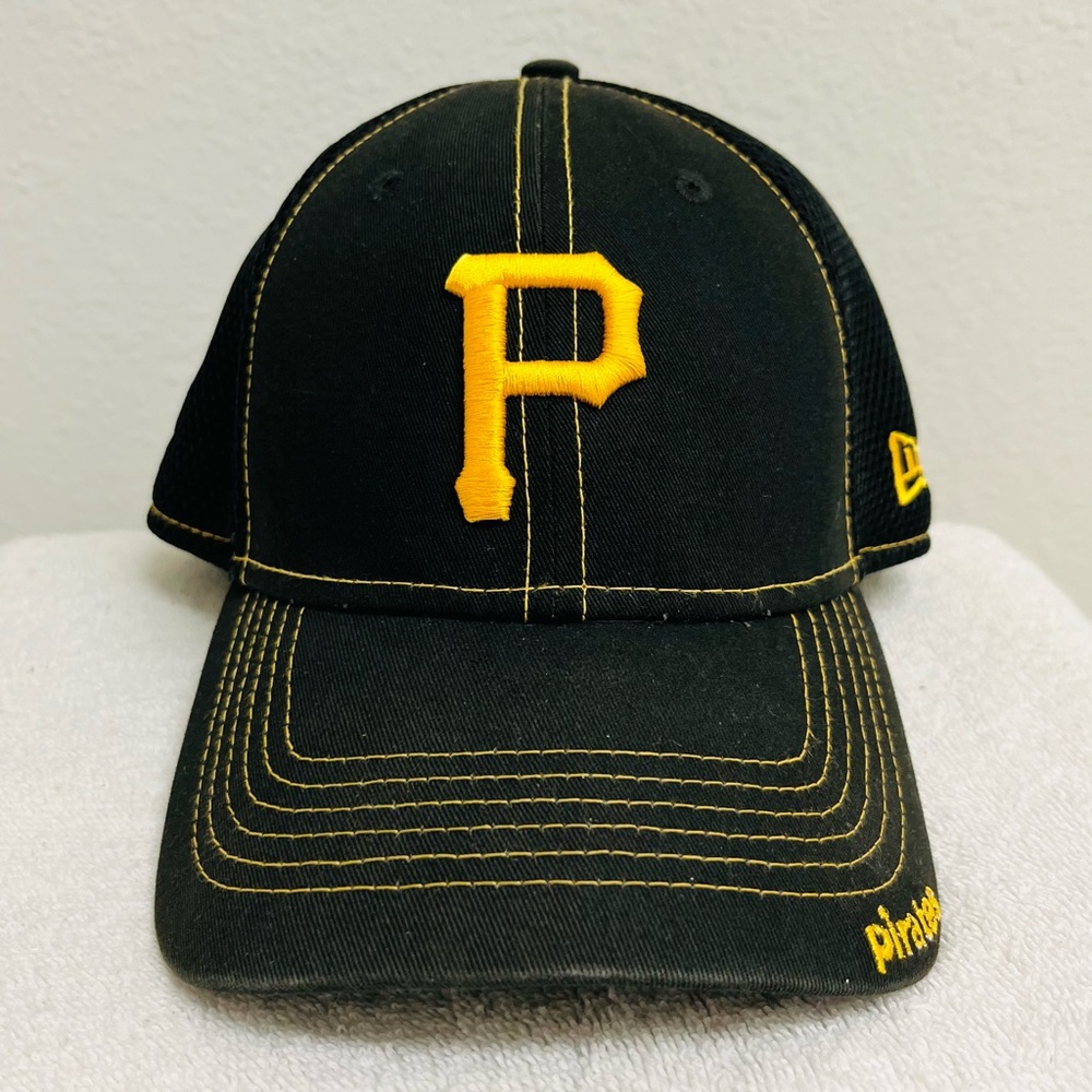 New Era 39Thirty Pittsburgh Pirates Black and Yellow Fitted Cap Size M/L